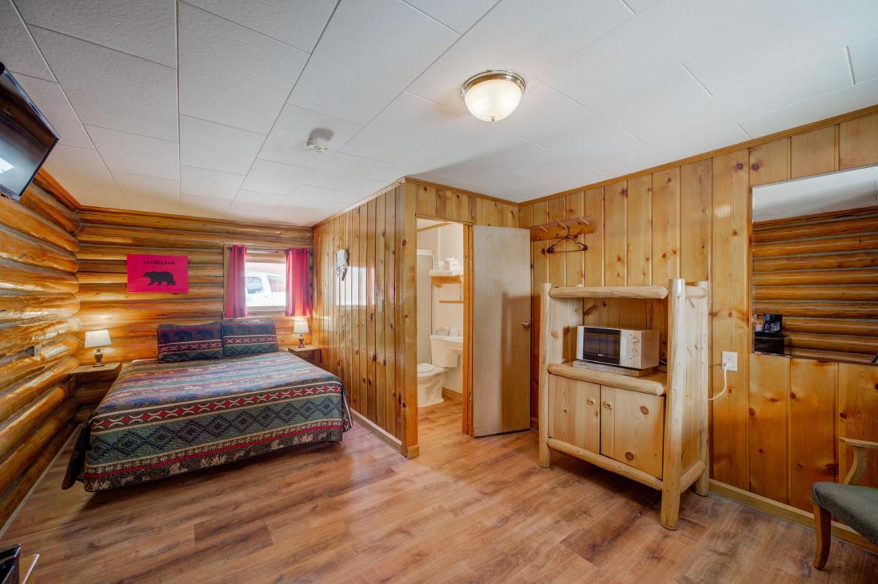 Sportsman'S Lodge Эннис Экстерьер фото