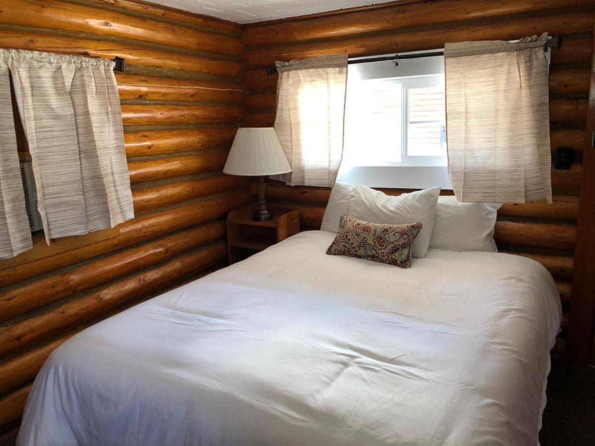 Sportsman'S Lodge Эннис Экстерьер фото